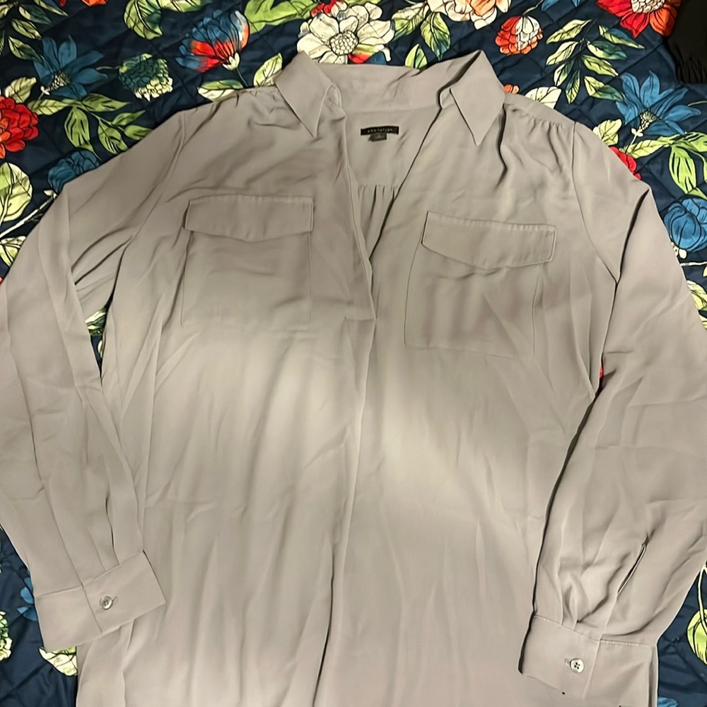 Grey medium top Ann Taylor